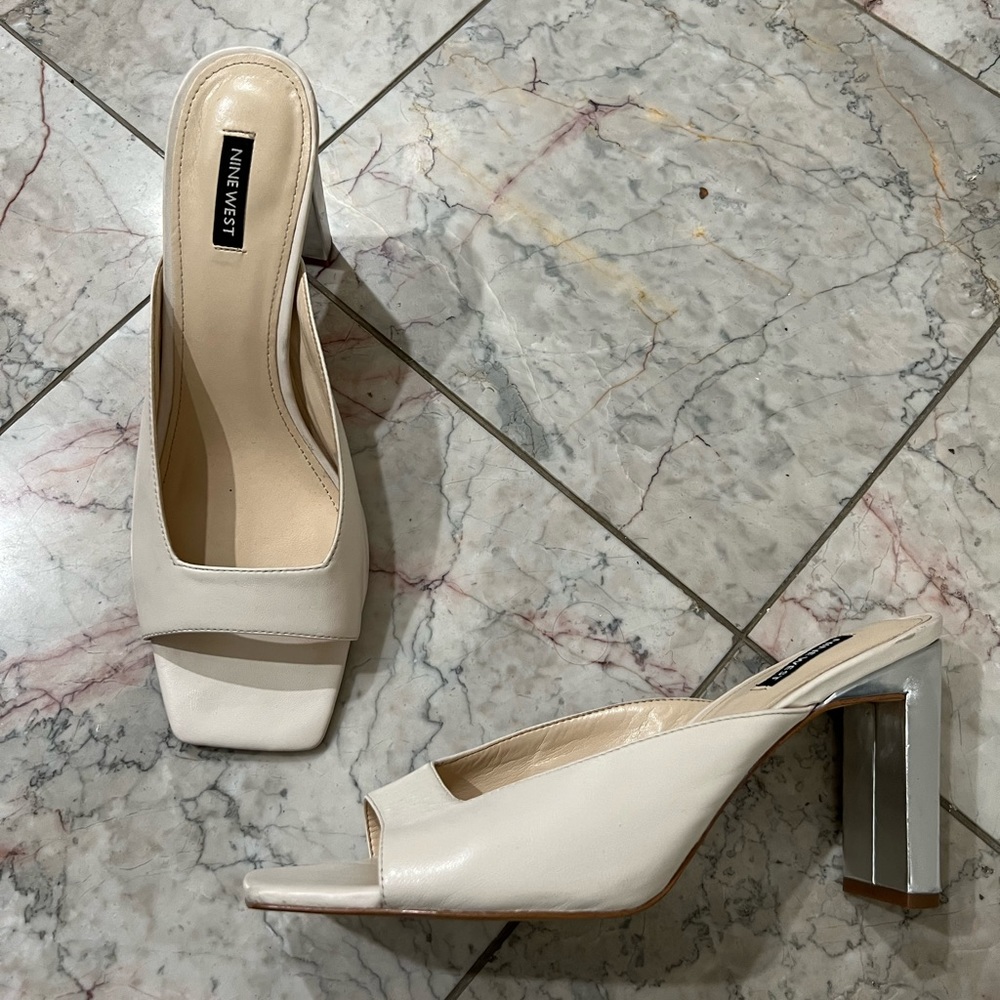 Nine West 12M open toe mules